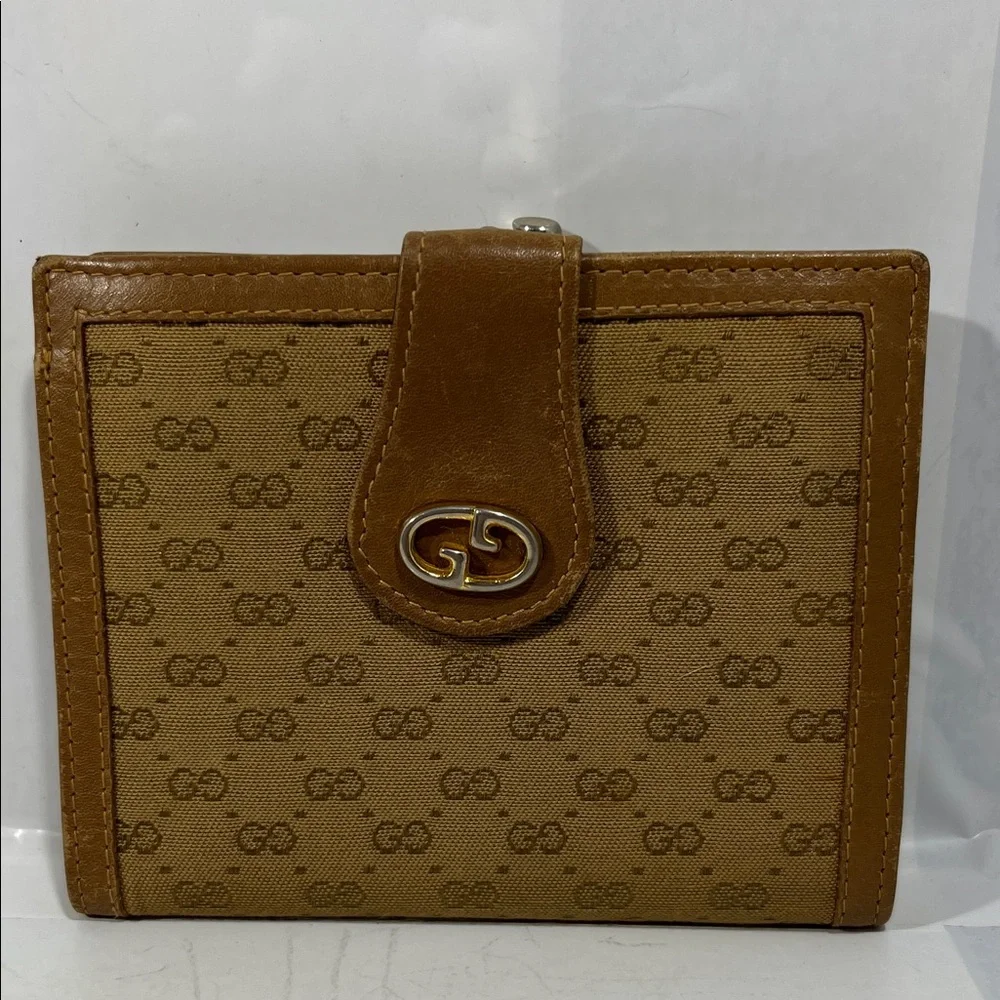 Gucci Tan Monogram Canvas Wallet - Picture 1 of 12